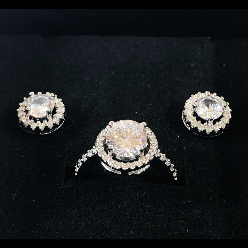 👏🏼CLEARANCE👏🏼S925 Sterling Sliver doing stud earring and ring - Picture 3 of 14
